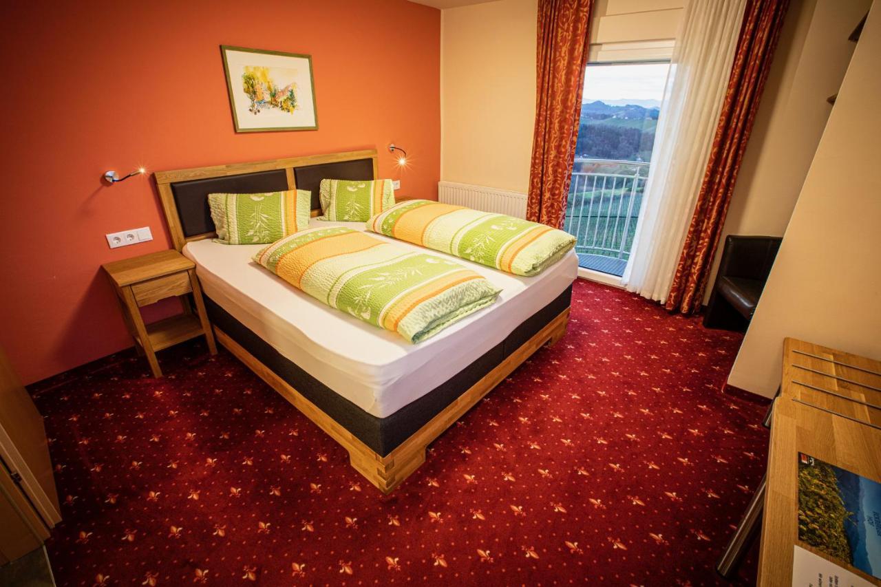 Eckbergerhof Hotell Gamlitz Exteriör bild